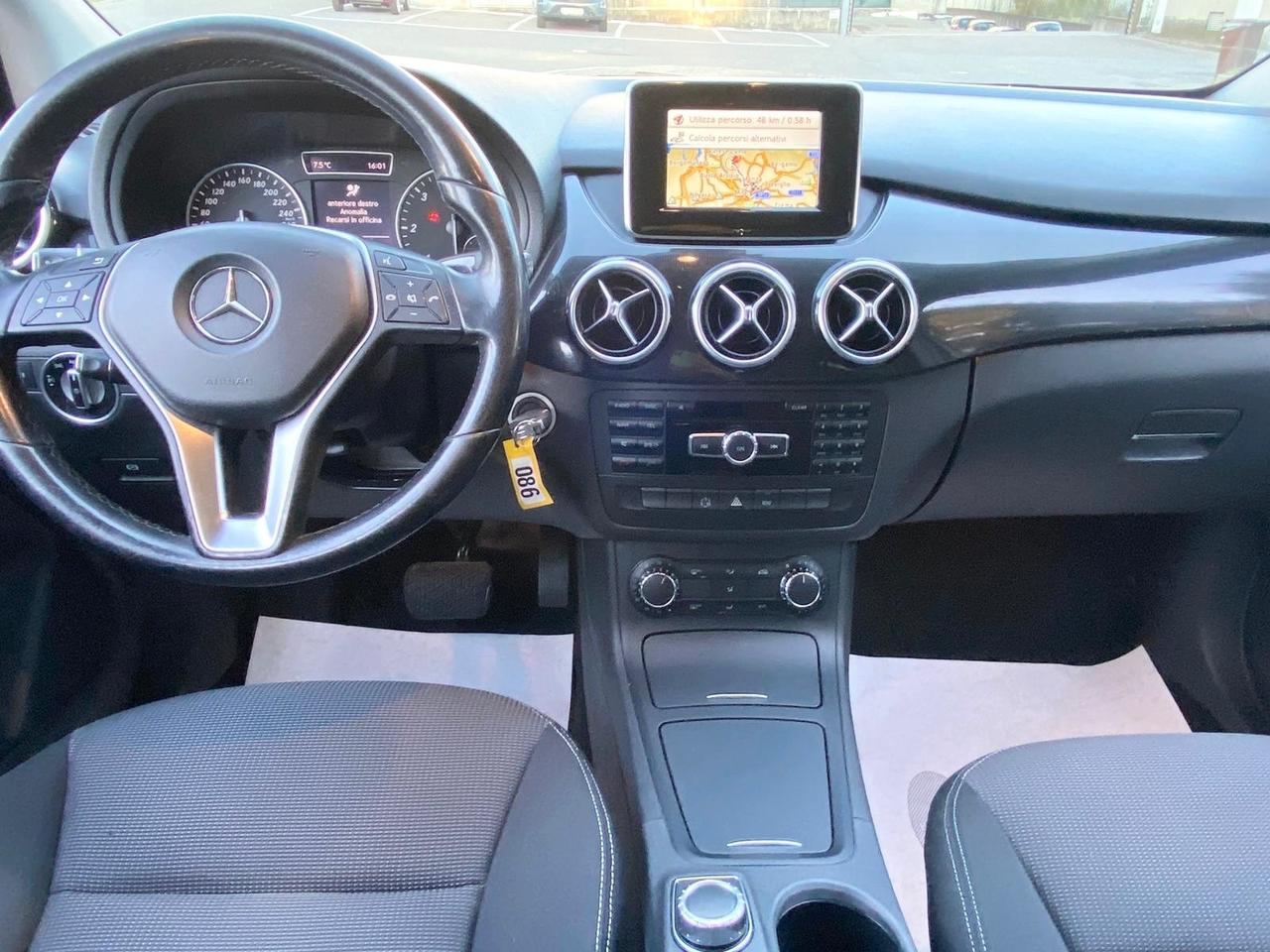 Mercedes-benz B 180 CDI Automatik*Navi*Camera*Start&Stop*Cerchi