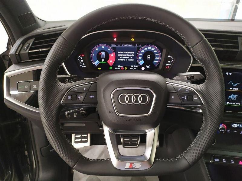 Audi Q3 Sportback 40 2.0 tdi Identity Black quattro 193cv s-tronic