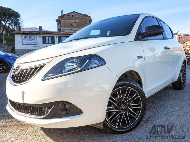 Lancia Ypsilon 1.0 FireFly 5 porte S&S Hybryd Gold