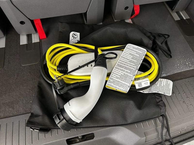 Volkswagen Multivan Multivan 1.5 PHEV DSG 4Motion Edition