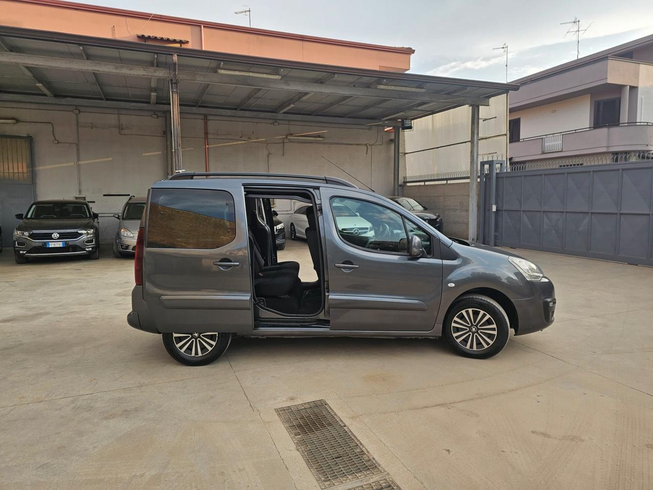 Peugeot Partner Tepee BlueHDi 100 Outdoor