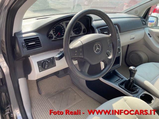 MERCEDES-BENZ B 180 NGT BlueEFFICIENCY Executive