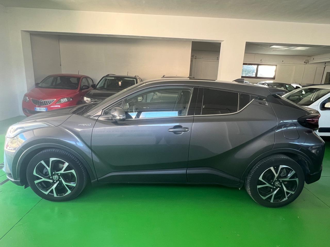 Toyota C-HR 1.8 Hybrid E-CVT Business