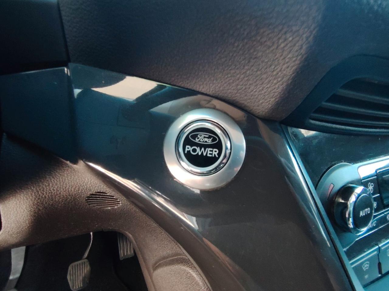 Ford Kuga 2.0 TDCI 140 CV 4WD Titanium