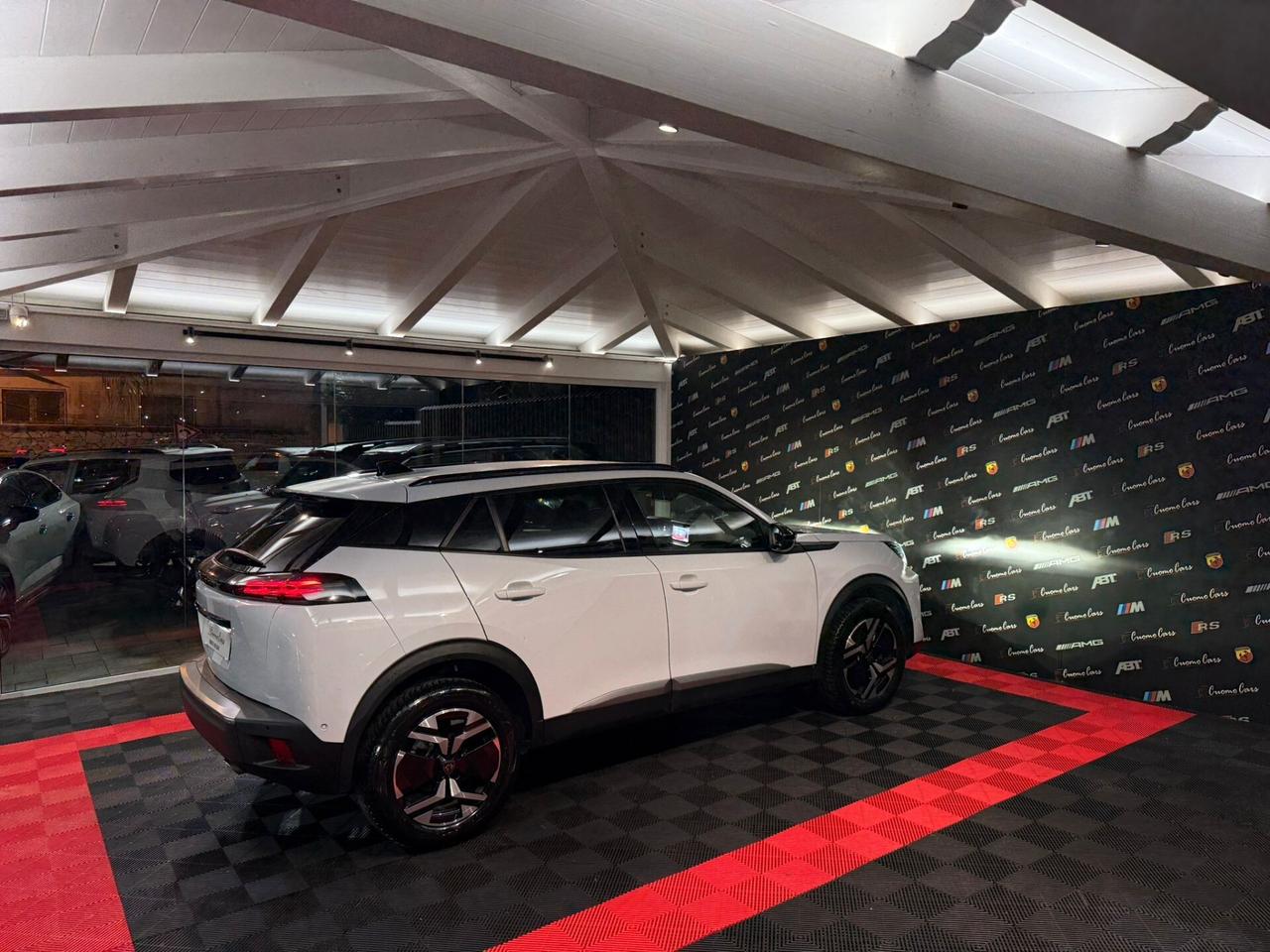 Peugeot 2008 BlueHDi 130 S&S EAT8 Allure