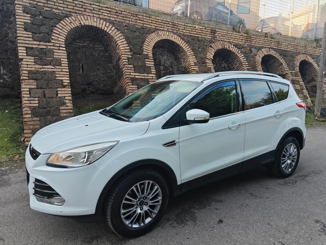Ford Kuga 2.0 TDCI 140 CV 4WD Titanium