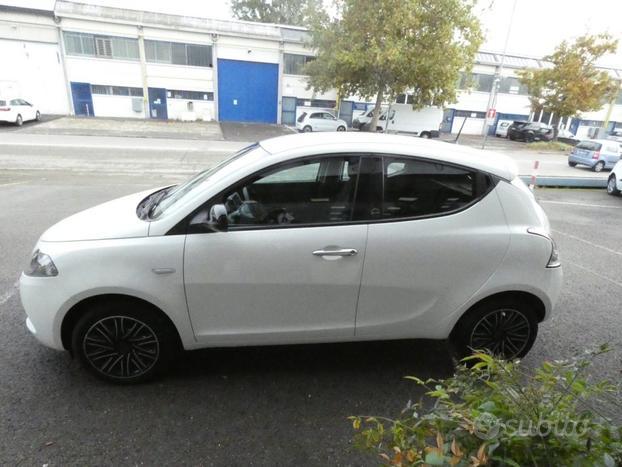 LANCIA Ypsilon 1.0 FireFly 5 porte S&S Hybrid Ec
