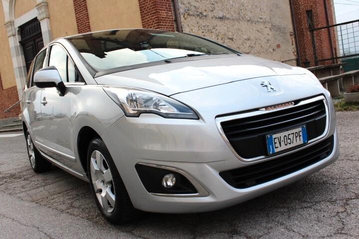 Peugeot 5008 1.6 HDi 115CV Allure 7POSTI CLIMA AUTOMATICO SENSORI PARK RADIO CD NAVIGATORE