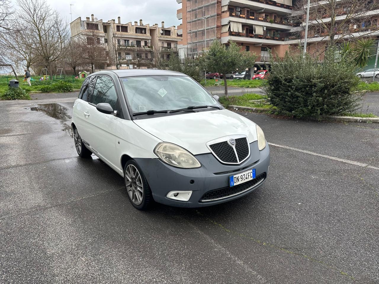 Lancia Ypsilon 1.3 MJT 75 CV Argento