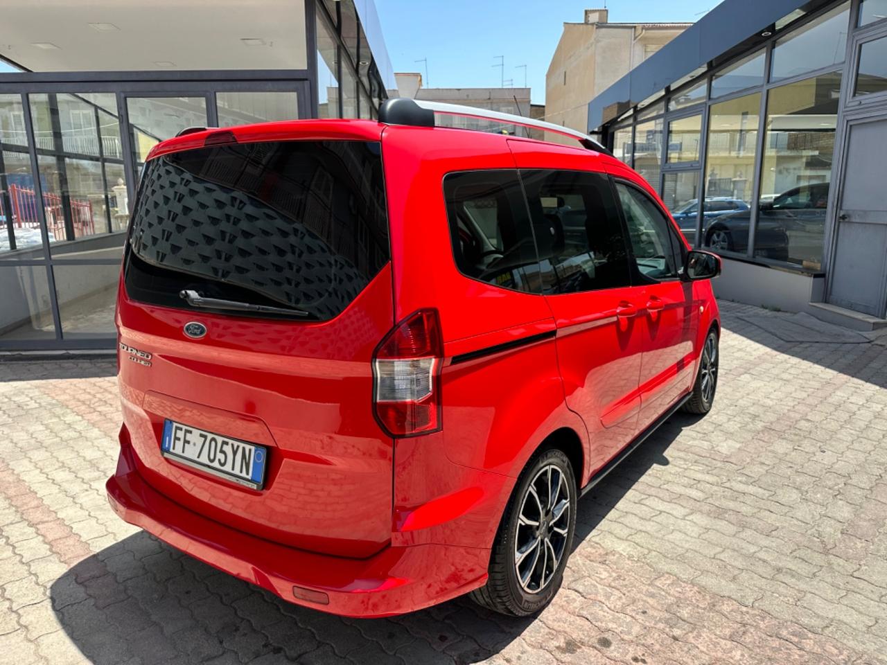 Ford Tourneo Courier 1.5 TDCI 75 CV Titanium 2017