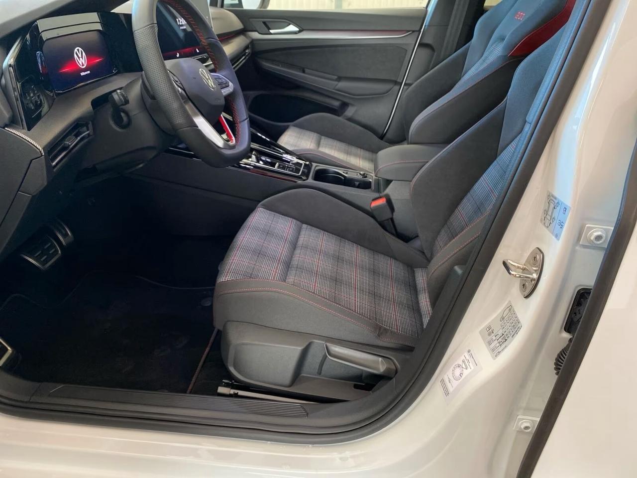 Volkswagen Golf GTI 2.0 TSI DSG 8.5