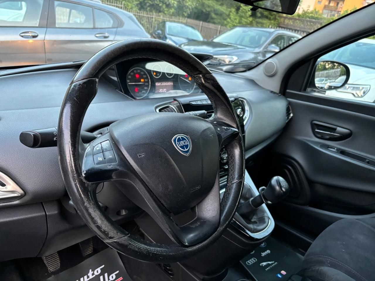 Lancia Ypsilon 0.9 TwinAir 85 CV 5 porte Metano Ecochic Gold