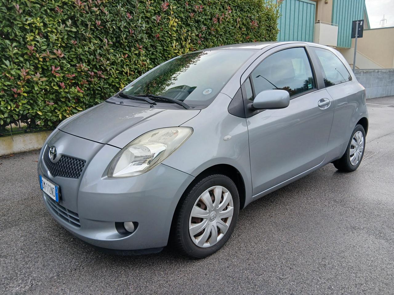 Toyota Yaris 1.3 3 porte M-MT Sol con navigatore