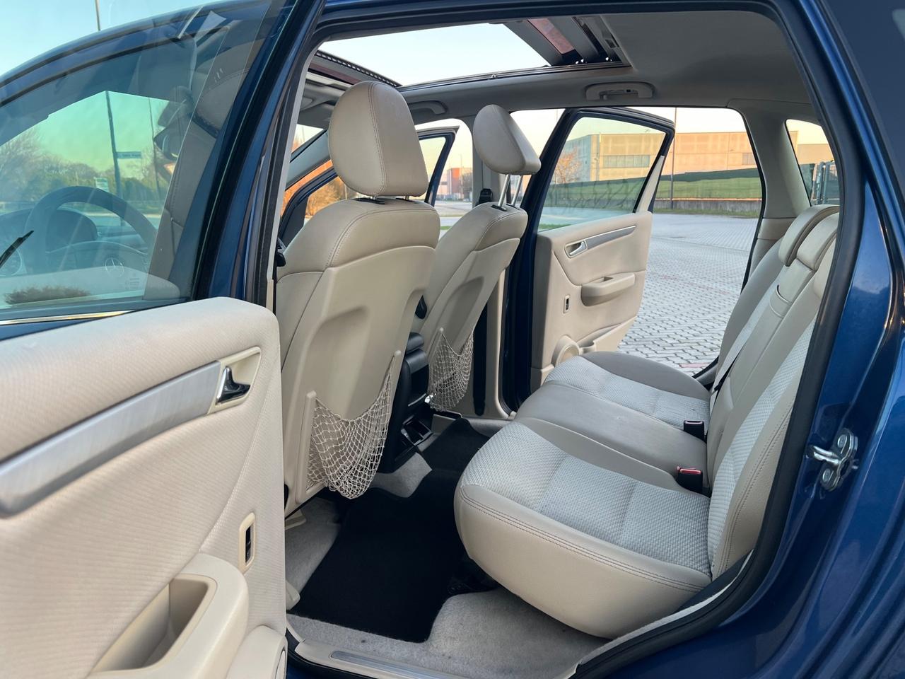 Mercedes-benz B 180 CDI BlueEFFICIENCY Premium