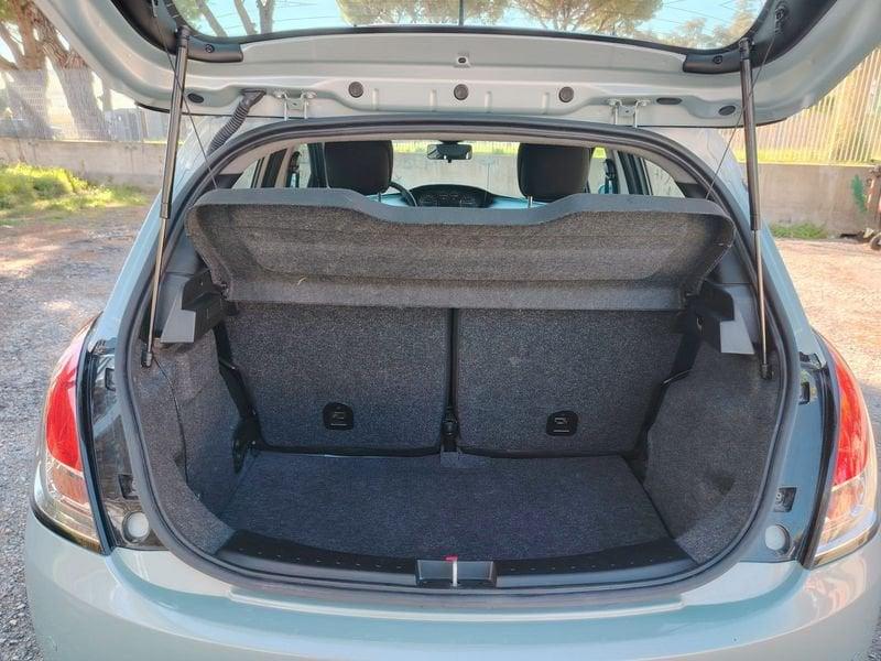 Lancia Ypsilon Ypsilon 1.0 FireFly 5 porte S&S Hybrid Silver