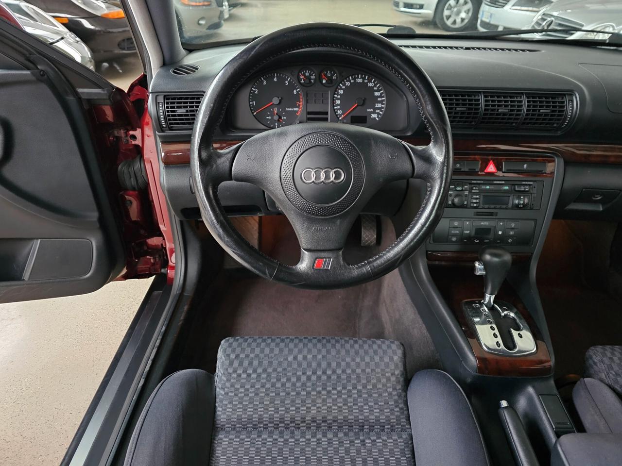 Audi A4 1.8 T 20V cat Ambiente