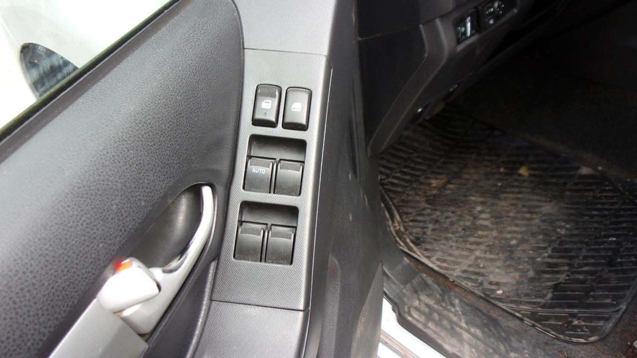 Isuzu D-Max 2.5 Space Cab Solar A/T 4WD