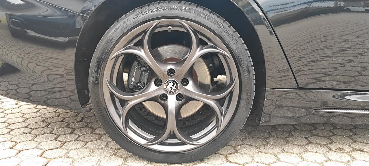 Alfa Romeo Giulia 2.2 Turbodiesel 210 CV AT8 AWD Q4 Estrema