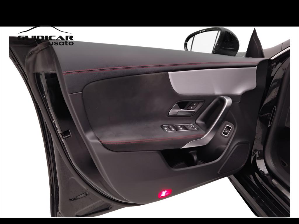 Mercedes-Benz CLA Sh.Brake - X118 - CLA Shooting Brake 200 d Premium auto