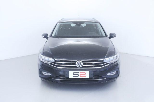 VOLKSWAGEN Passat Variant 2.0 TDI SCR EVO DSG Business Fari LED