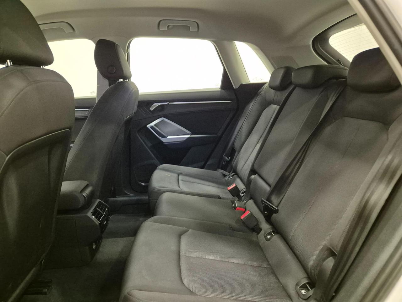 Audi Q3 35 2.0 tdi Business s-tronic - Cruise/Lim - Sens. Park.