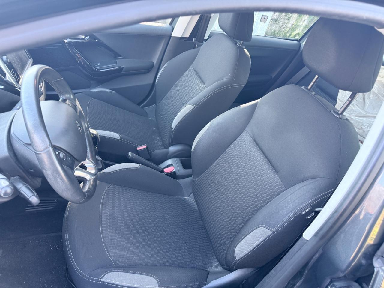 Peugeot 208 PureTech 82 5p. GPL Allure