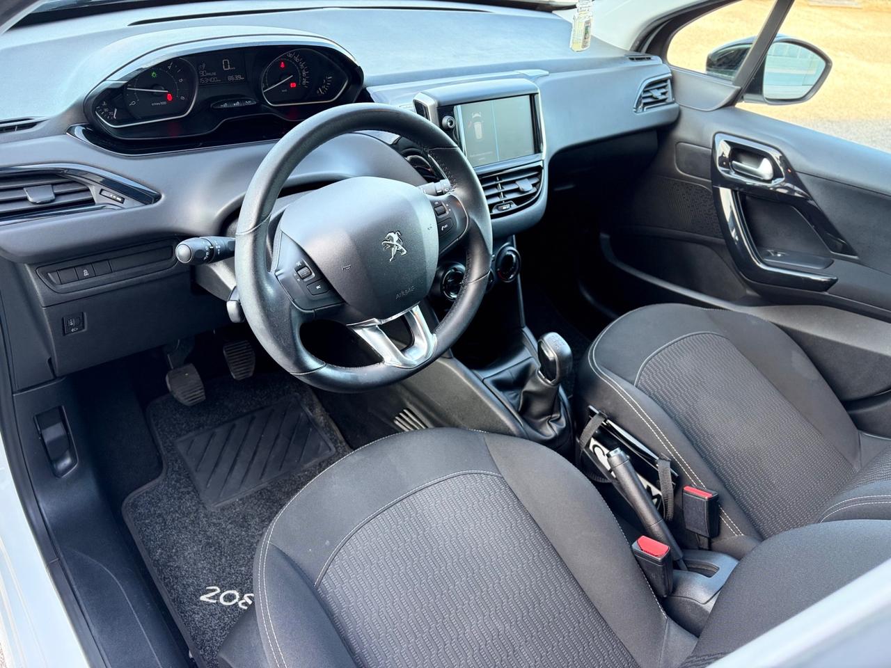 Peugeot 208 1.6 diesel 2017 5 porte Allure
