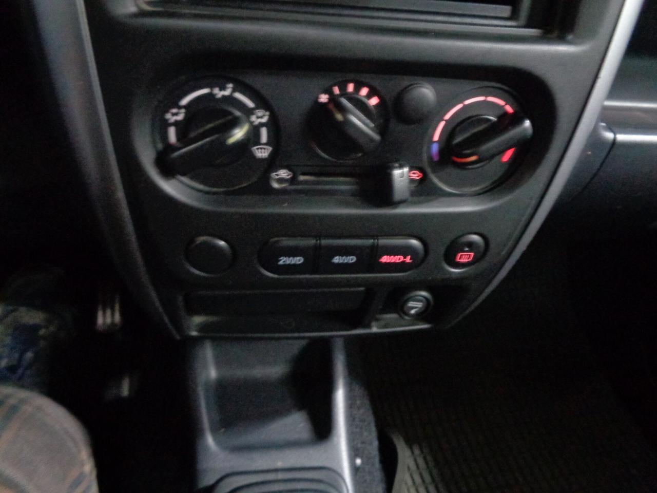 Suzuki Jimny 1.3i 16V cat 4WD JLX