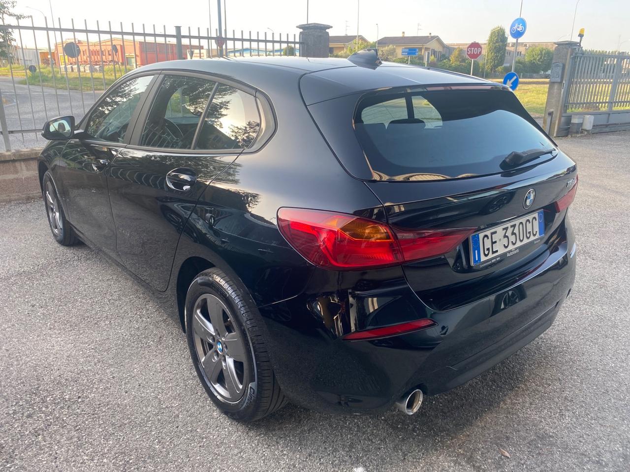 Bmw 116 116d 5p. Business Advantage