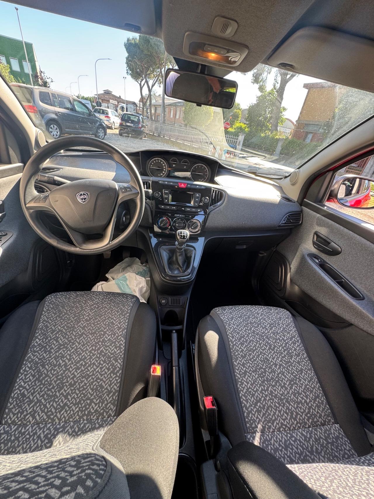Lancia Ypsilon 1.2 69 CV 5 porte Gold