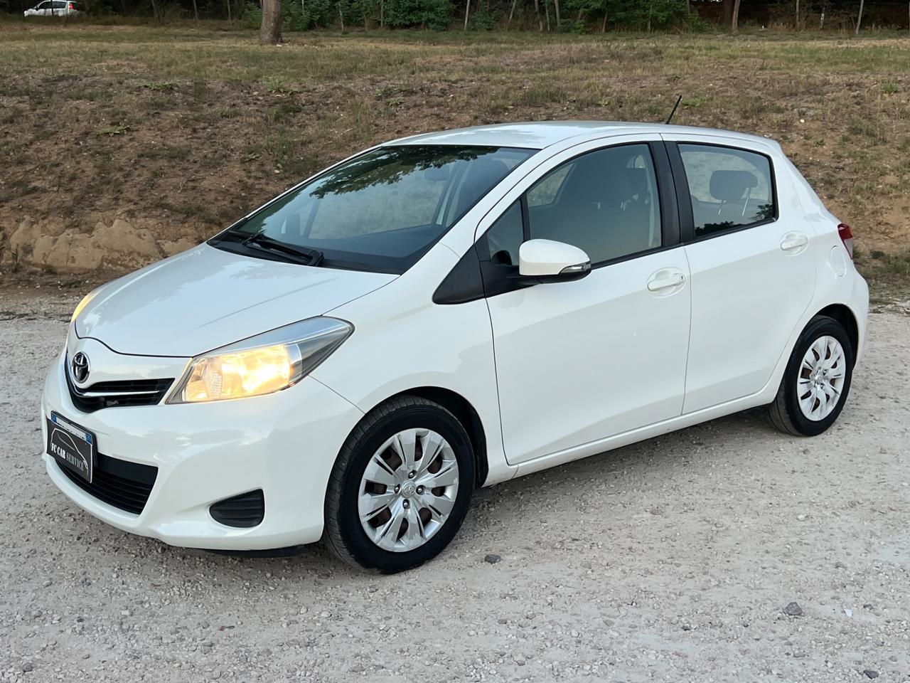 Toyota Yaris 1.0 5 porte Active Permute Rate Garanzia