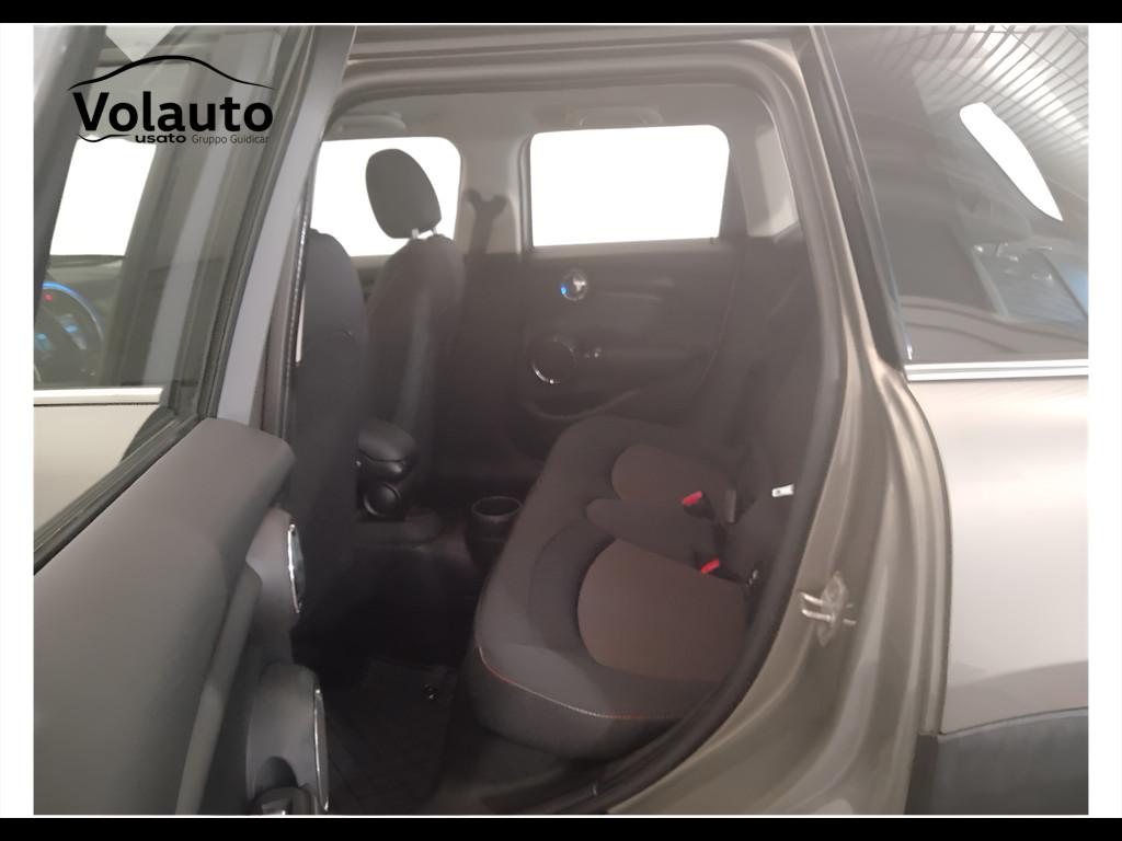 MINI Mini IV F55 2018 5p - Mini 5p 1.5 Cooper D Business XL