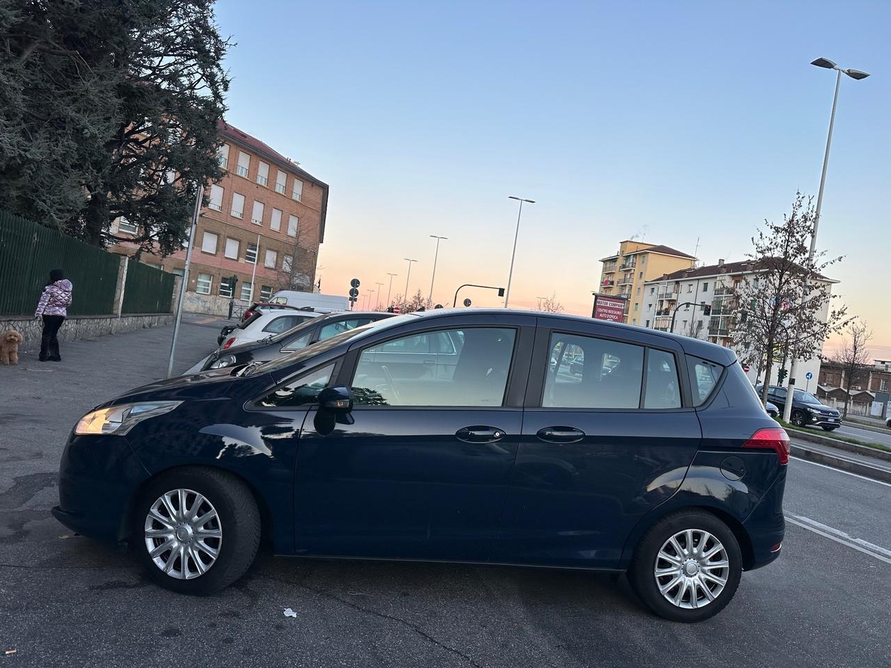 Ford B-Max 1.4 90 CV GPL della casa Titanium