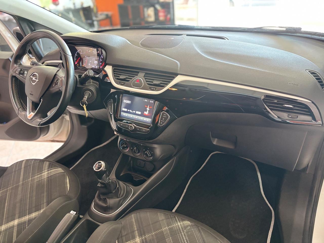 Opel Corsa 1.4 90CV GPL Tech 5 porte b-Color