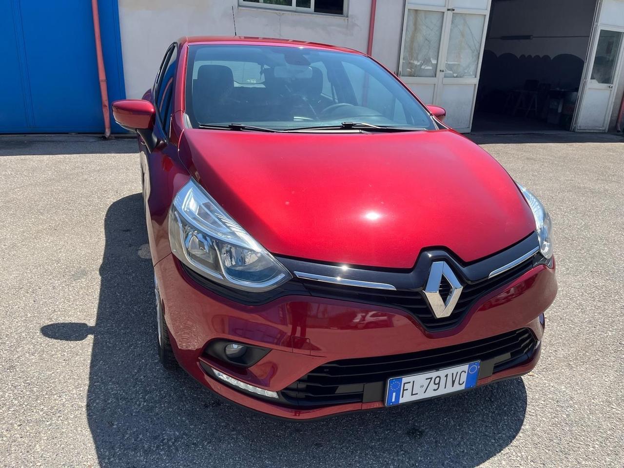 Renault clio 5P-900 tce-full-km 75000-2017