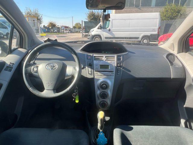 TOYOTA Yaris 1.0 5 porte