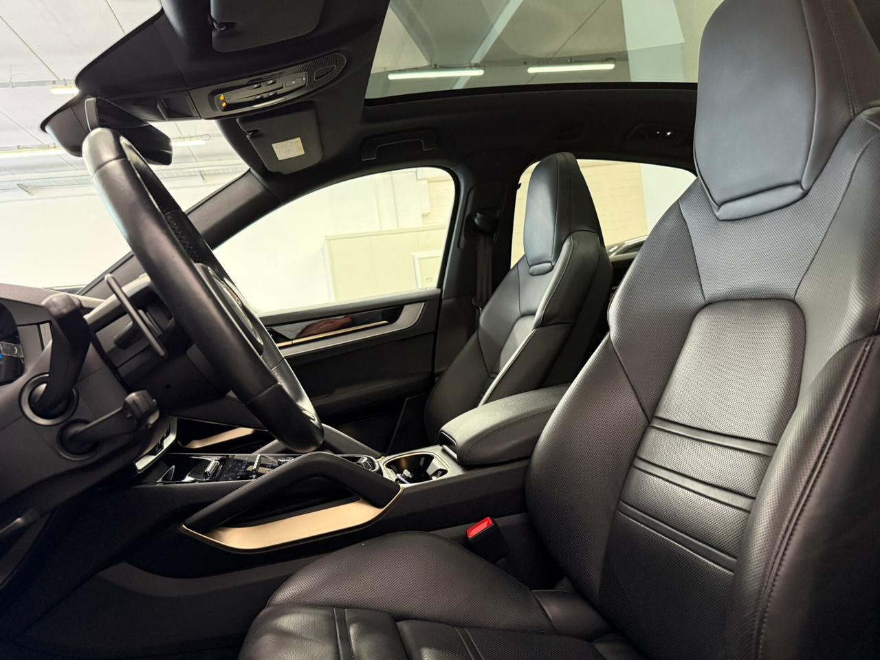 Porsche Cayenne Coupé 3.0 V6 E-Hybrid Black Edition