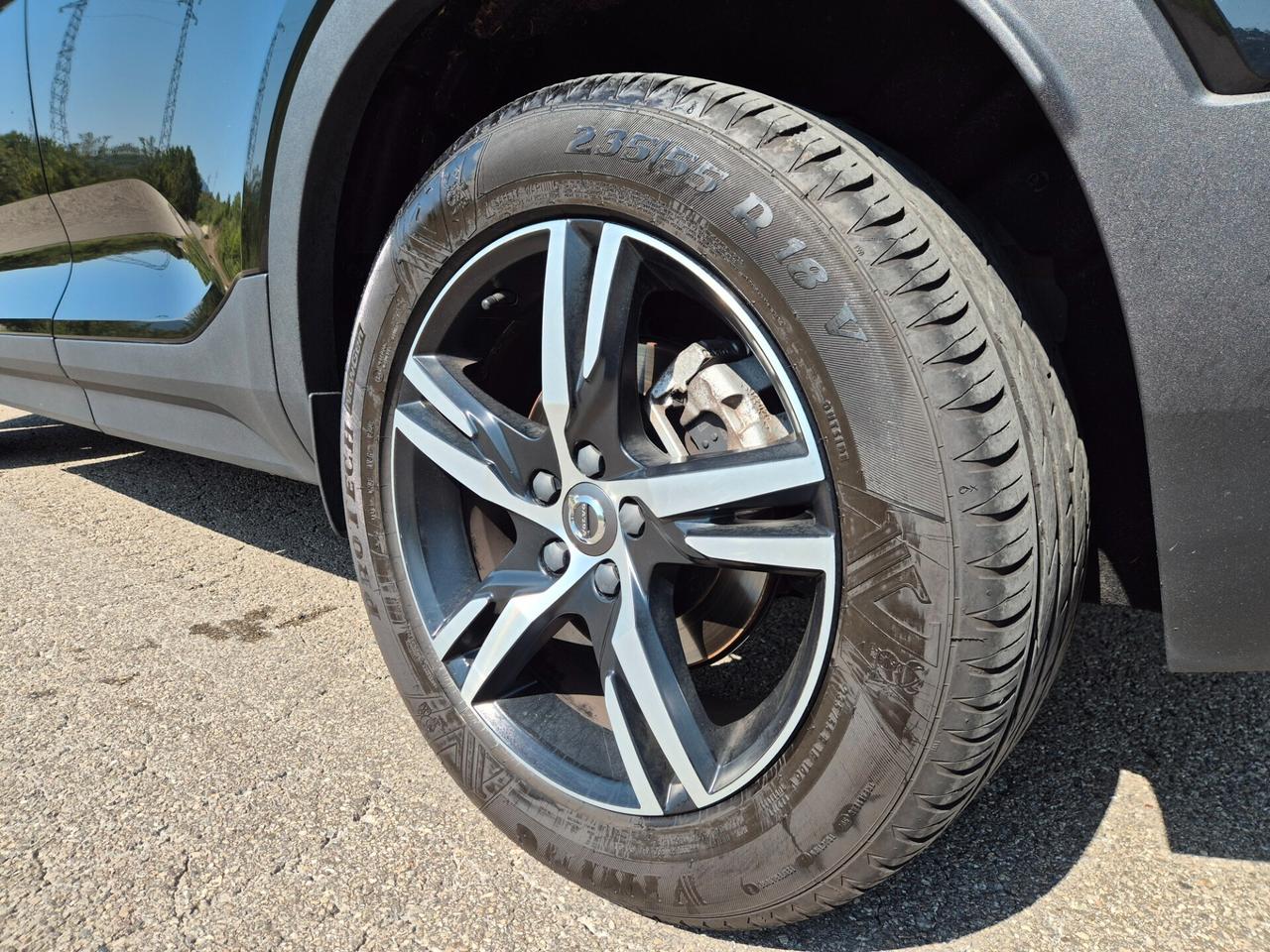 Volvo XC40 D3 AWD R-design