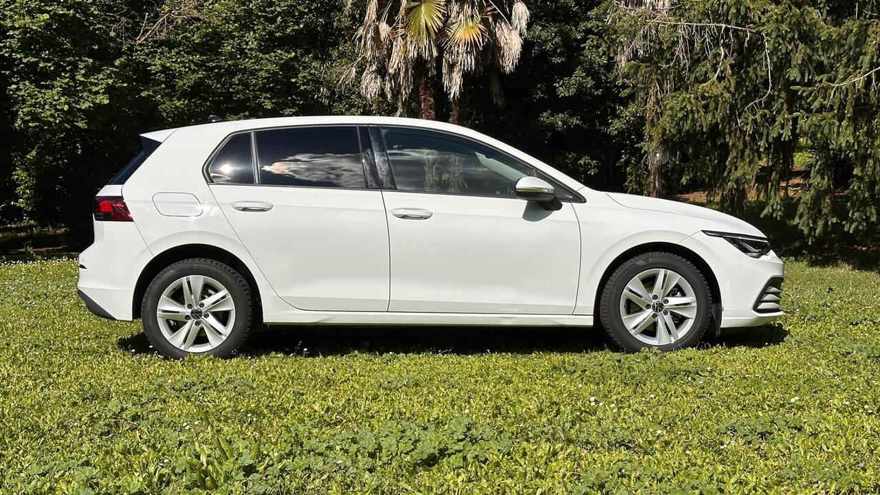 Volkswagen Golf 2.0 TDI 115 CV SCR Life 2023 NEOPATENT leggi testo PERFETTA
