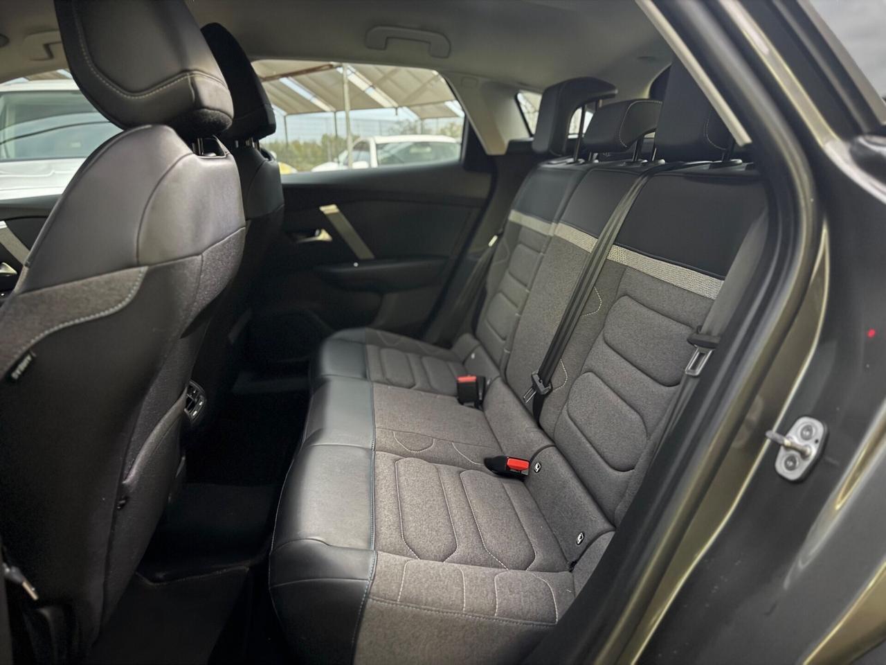 Citroen C4 BlueHDi 130 EAT8 Shine retrocam Sensori