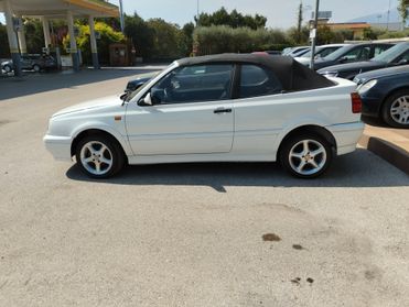 Volkswagen Golf Cabriolet Golf Cabriolet 1.8/75 CV cat Movie