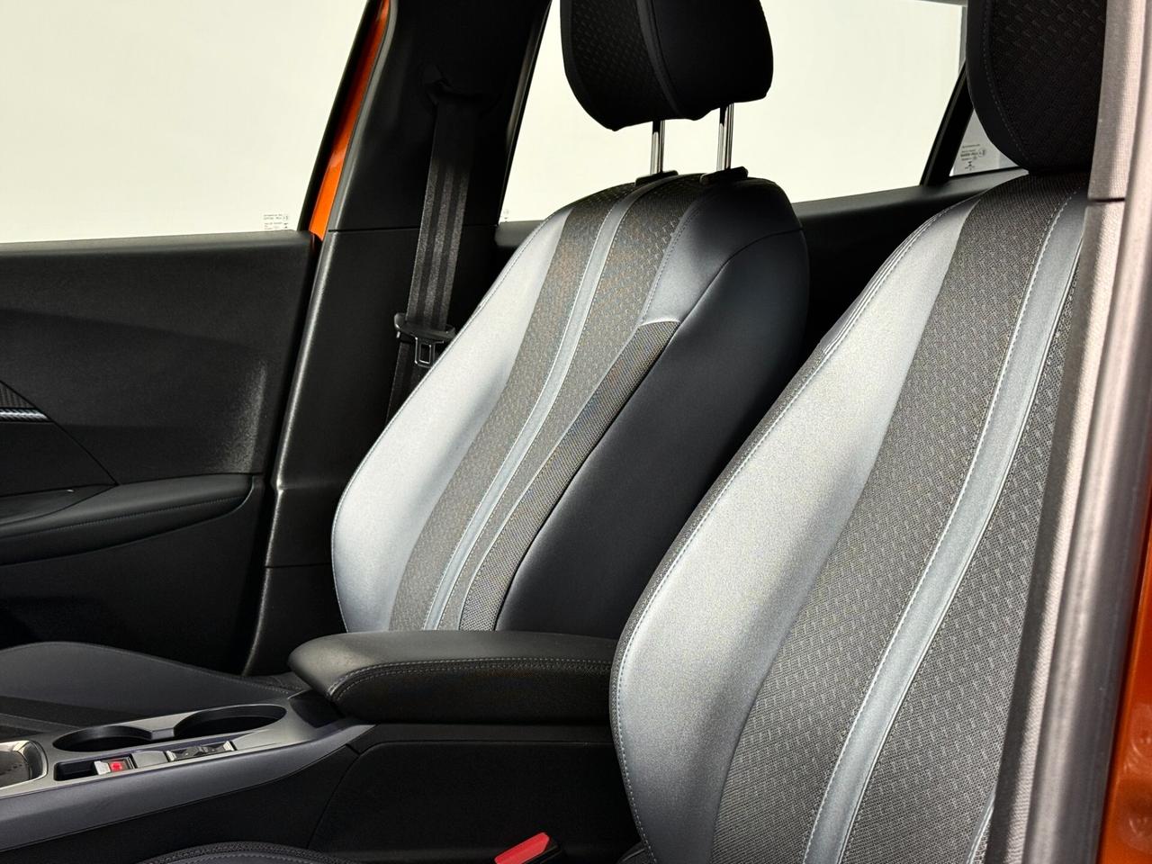 Peugeot 2008 BlueHDi 130 S&S EAT8 Allure Navi Pack