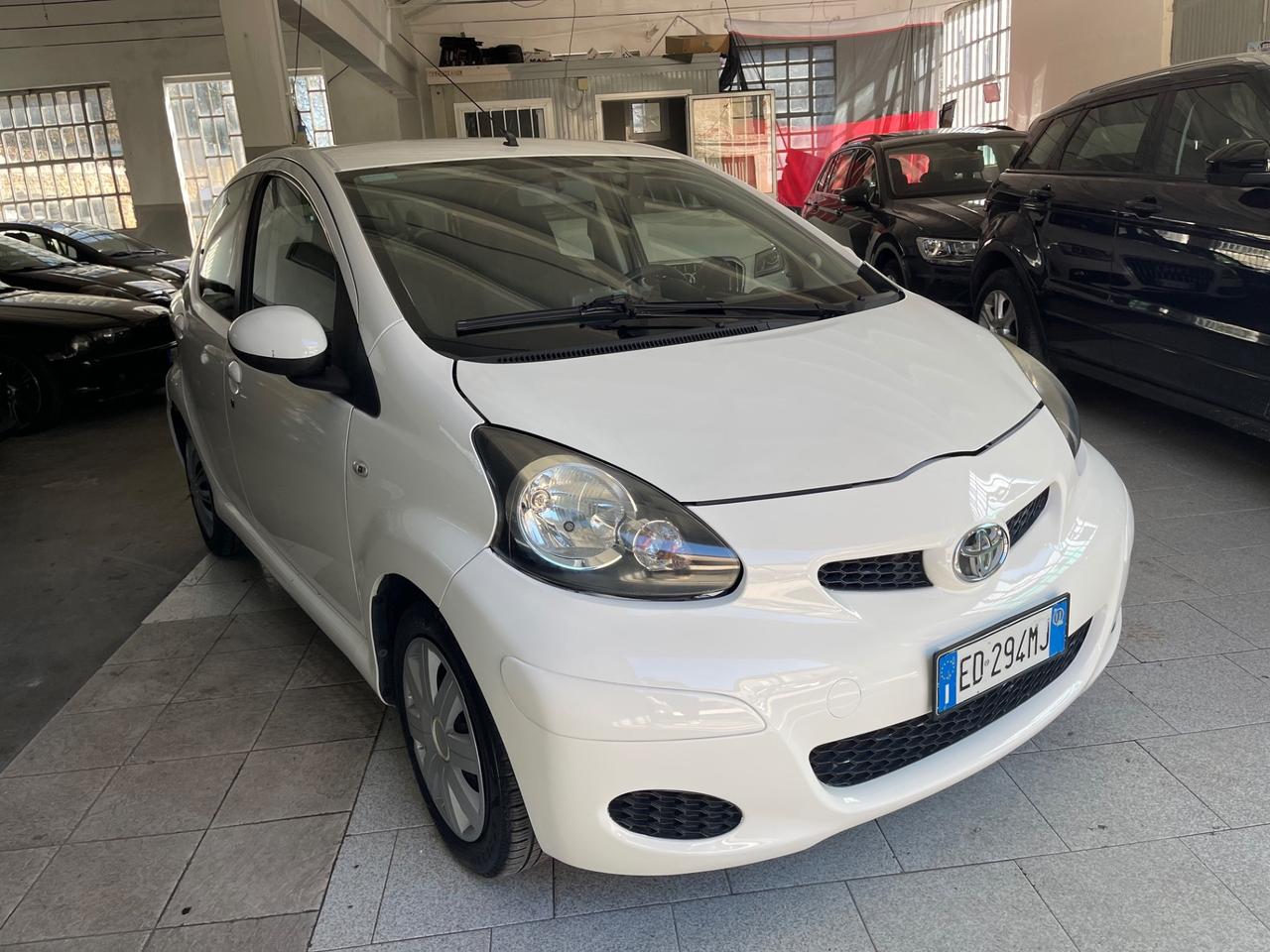 Toyota Aygo 1.0 12V VVT-i 5 porte Now Connect
