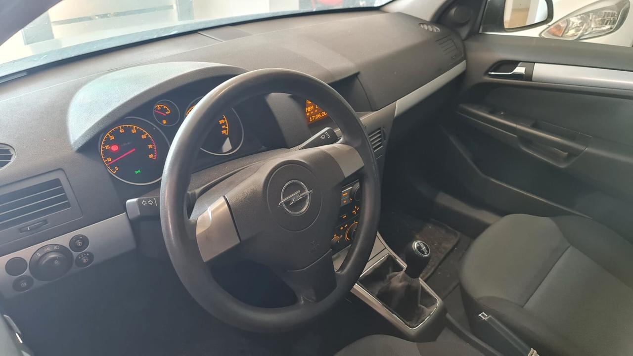 Opel Astra 1.4 16V Twinport 5 porte Enjoy
