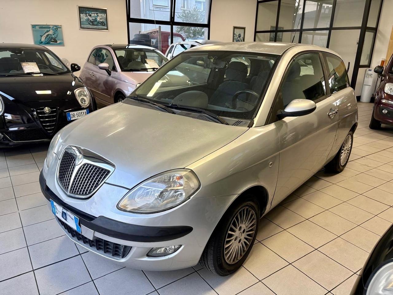 Lancia Ypsilon 1.2 benzina e GPL