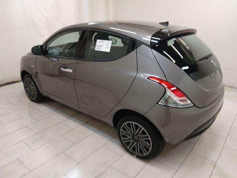 Lancia Ypsilon 1.0 firefly hybrid Oro s&s 70cv