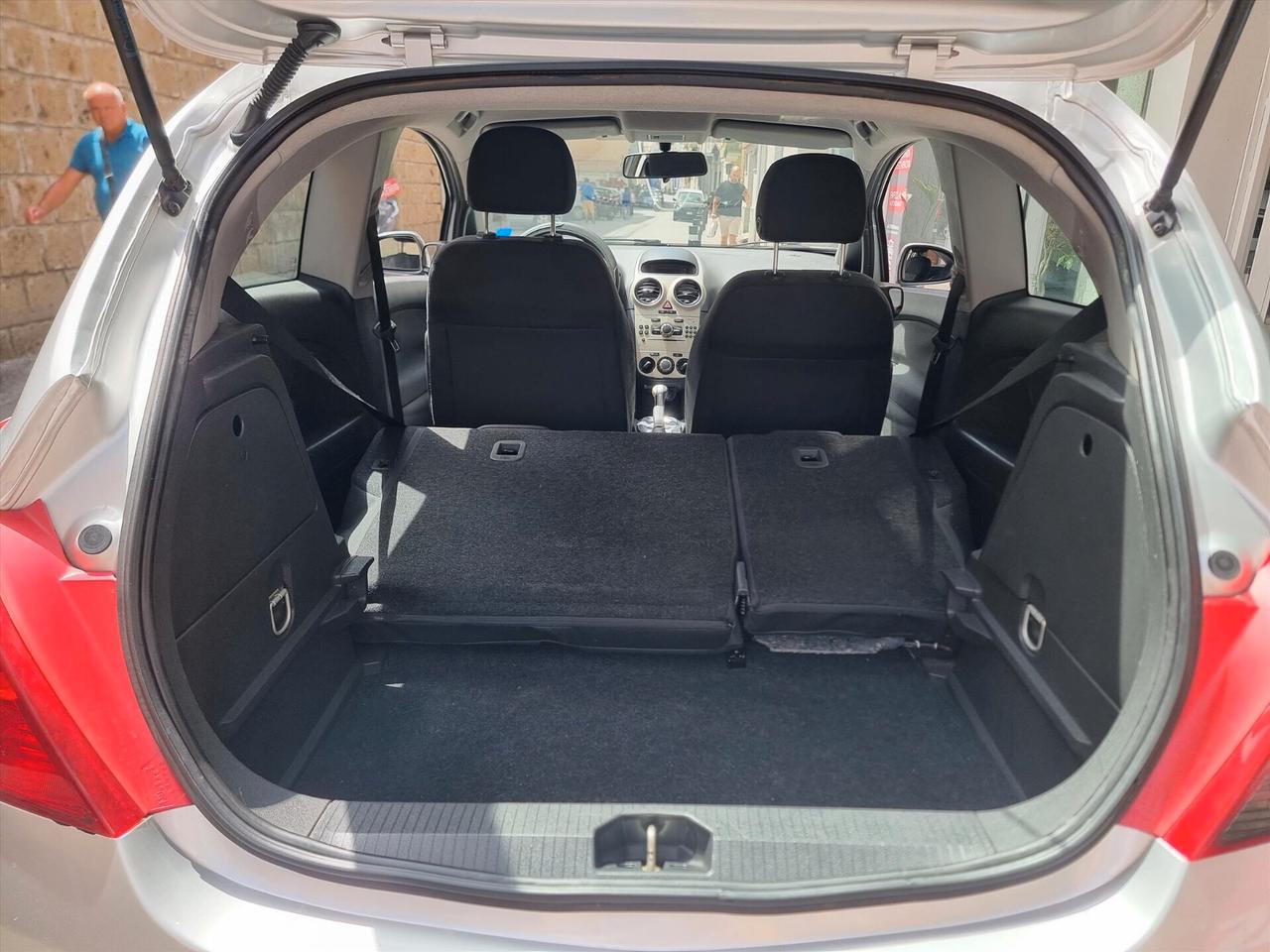 Opel Corsa 1.2 5 porte Cosmo CAMBIO AUTOMATICO GPL
