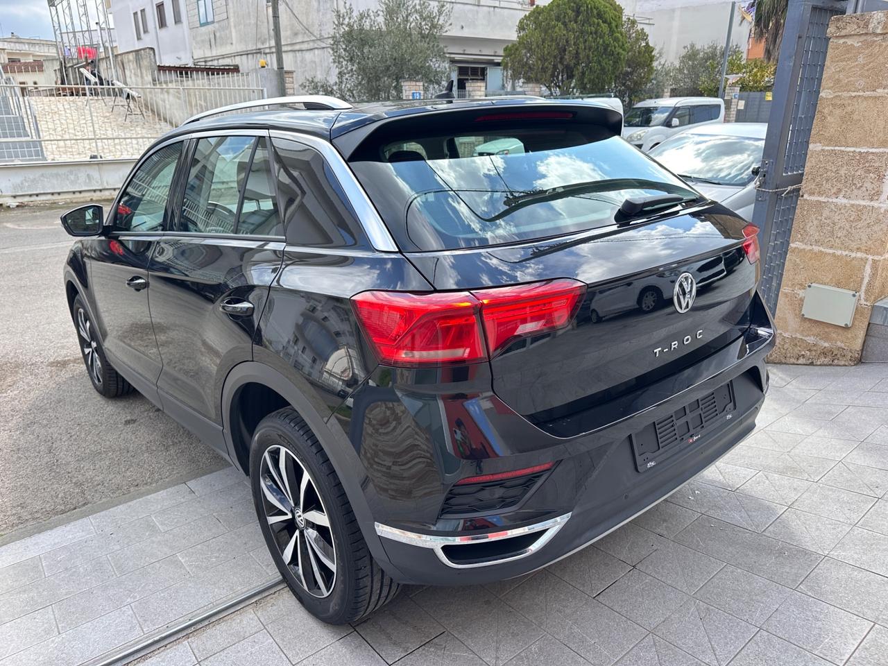 Volkswagen T-Roc 1.6 TDI-2019 LED/NAVI/CAMERA