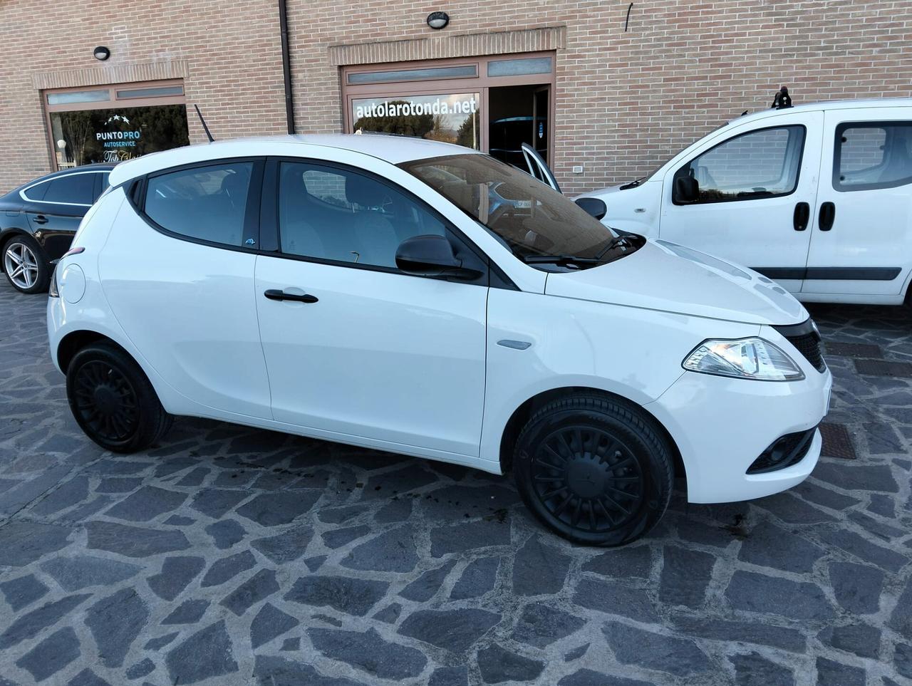 Lancia Ypsilon 1.2 69 CV 5 porte S&S Elefantino Blu