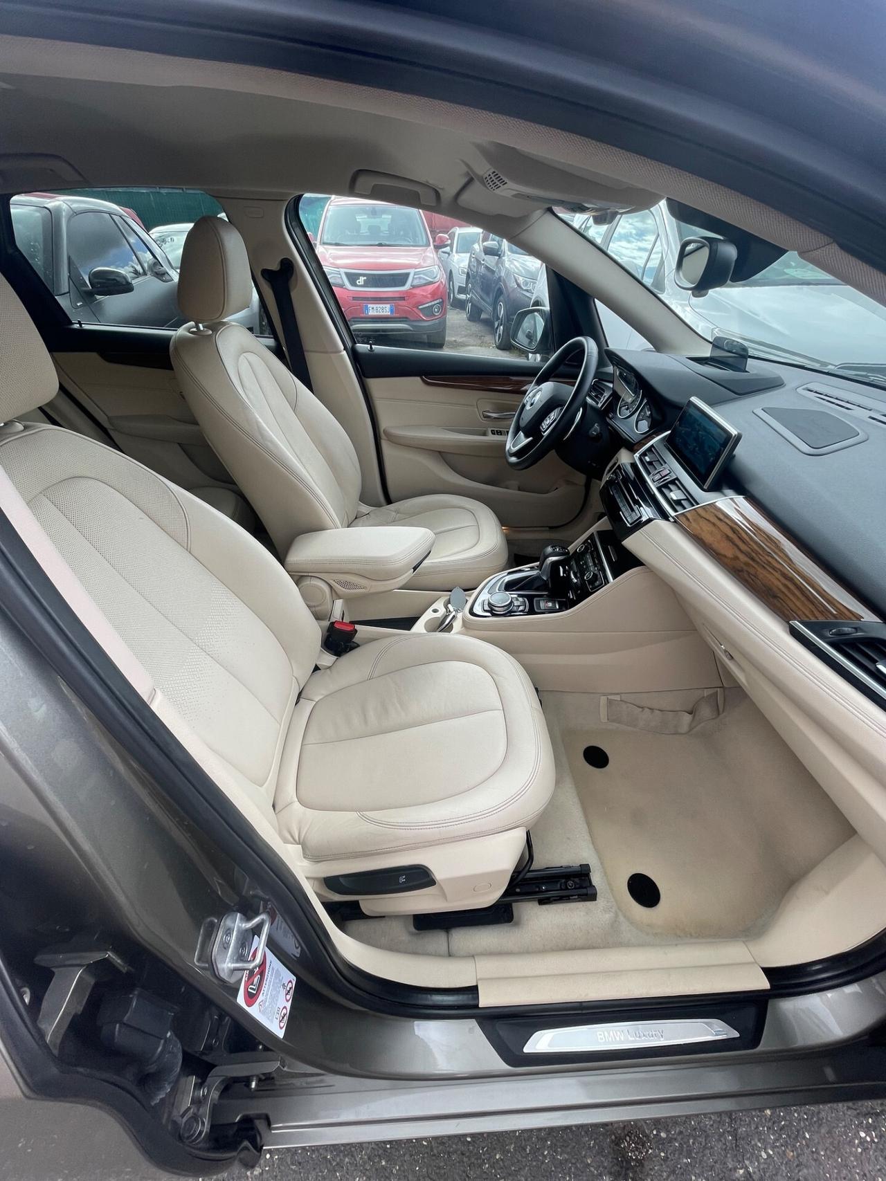 218d Active Tourer Luxury-STRAFULL -UNIPRO-RATE